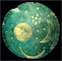 «Небесный диск» с изображением 3-х лун Земли